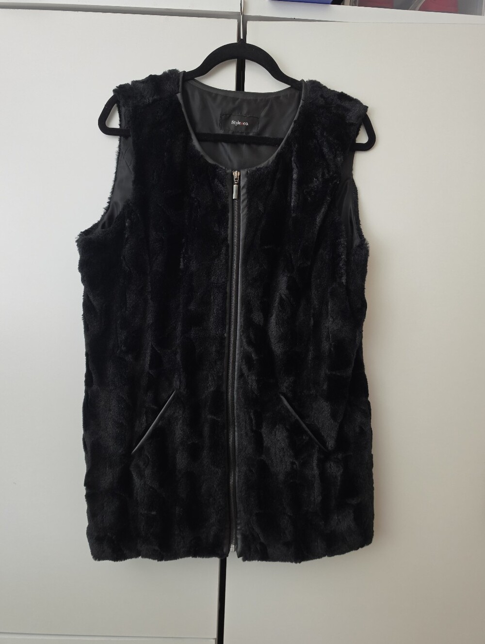 Style & Co. L Black Faux Fur Tunic Vest